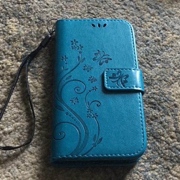 Many different phone cases, new and used. - Picture 2 of 8